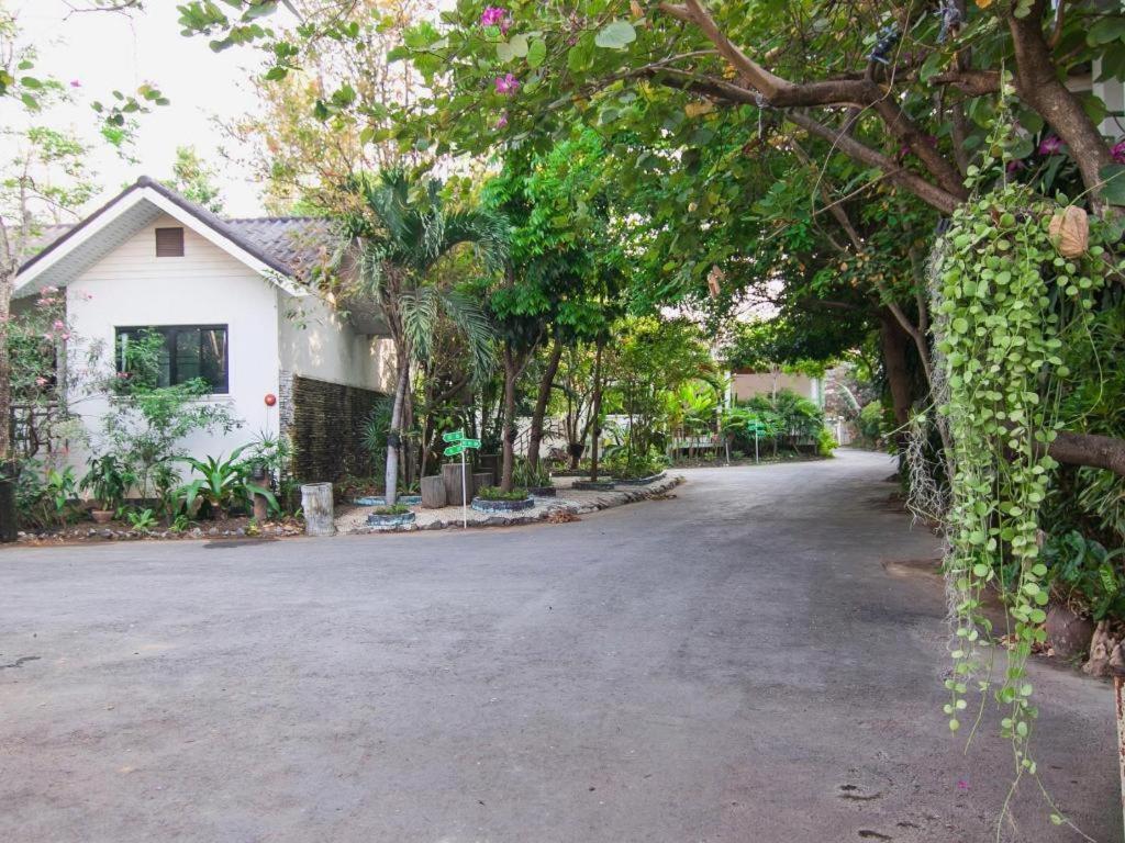 Chayada Garden House And Resort Hotel Nakhonratchasima Eksteriør bilde