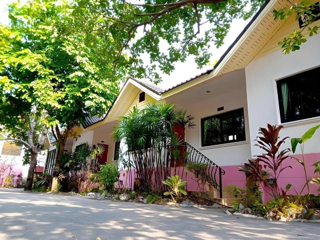Chayada Garden House And Resort Nakhonratchasima Eksteriør bilde